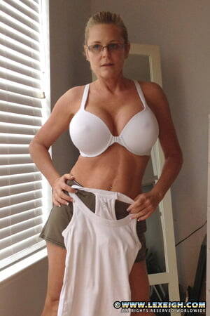 Big Tits Mature Whore Lexeigh - Big Tits Mature Whore Lexeigh | Sex Pictures Pass