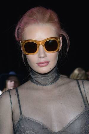 2016 Iggy Azalea Nude Porn - Iggy Azalea Debuts Pink Hair at Paris Couture Fashion Week 2016 | Vogue