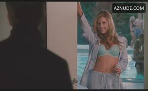 Katheryn Winnick Lesbian - KATHERYN WINNICK in Love And Other Drugs