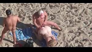 Beach Wife Sharing Porn - Sharing wife at beach - XVIDEOS.COM
