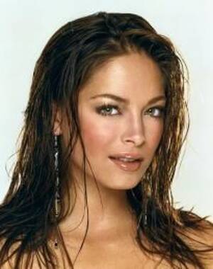 Kristin Kreuk Porn - Kristin Kreuk Says Sorry.... Sort Of