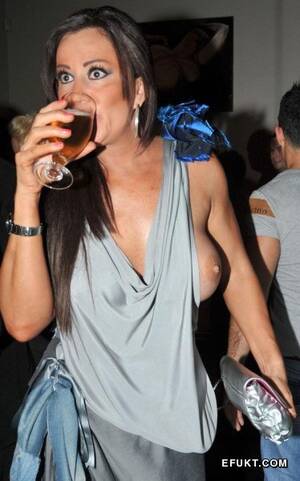 Nipple Slip Porn - The Nip Slip Picture | eFukt.com