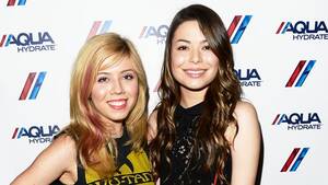 jennette mccurdy real lesbian porn - Jennette McCurdy Opens Up About Friendship With Miranda Cosgrove and Why  She's Not in the 'iCarly' Reboot | Entertainment Tonight