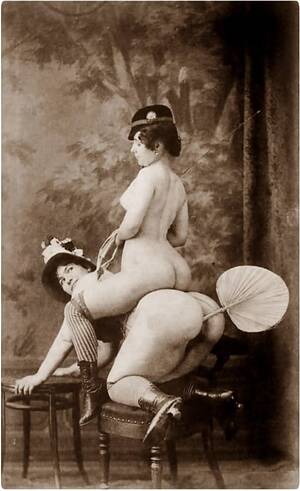 1920s erotica - 1920s Vintage Erotic Postcards/Photographs Depicting Lesbian Encounters