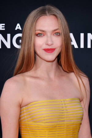amanda seyfried - Amanda Seyfried - Wikipedia