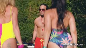 bikini milf threesome - MILFs sharing pool guys dick in a threesome - XVIDEOS.COM