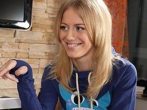 Kelsie Montana Porn - Anal teen angel Kelsie S.