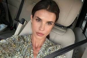 Elisabetta Canalis - Elisabetta Canalis, la figlia con un look griffato | DonneMagazine.it