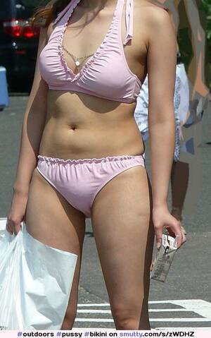 Girls In Pants With Pussy Mounds - Swimsuit Pussy Bulge