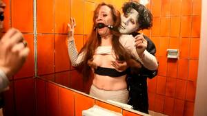 Abandonment Porn - Help in abandoned building - XVIDEOS.COM