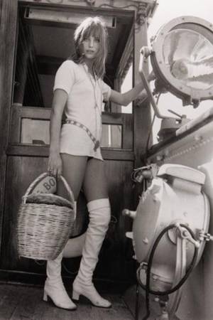 1960s Go Go Dress Sexy - Jane Birkin is 60's chic. In love with the over the knee white go go