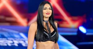 Celebrity Porn Mickie James - WWE: Billie Kay strips off for nude photo to celebrate body confidence |  Metro News