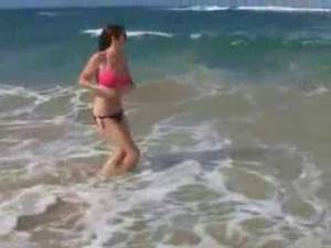 accident caught naked on beach - Girl loses bikini bottoms at beach!