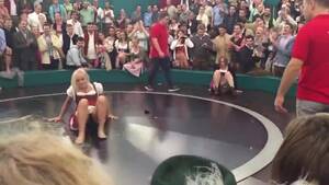 festival upskirt - Oktoberfest upskirt - UPSKIRT.TV