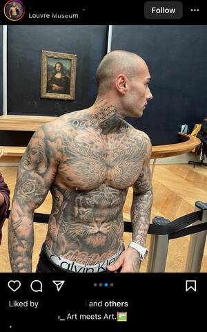 Adam Levine Gay Porn - This guy who felt the need to take his shirt off in the Louvre :  r/ImTheMainCharacter