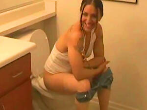 Girl Toilet - Hot girl sitting on the toilet - scat porn at ThisVid tube