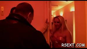 Amsterdam Red Light District - Old guy takes a walk in the amsterdam redlight district - XVIDEOS.COM