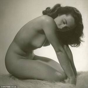 Elizabeth Taylor Pussy - Elizabeth Taylor's nude portrait at 24 seen for the first time | Daily Mail  Online