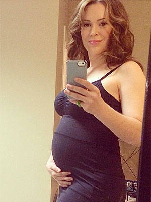 alyssa milano pregnant nude - Alyssa Milano Baby Bump