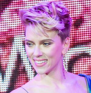 Lesbian Porn Scarlett Johansson - Scarlett Johansson clarifies comments about politically correct casting