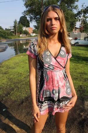 Girl Public Pick Up Porn - Public Pickup Porn Pics & Naked Photos - PornPics.com