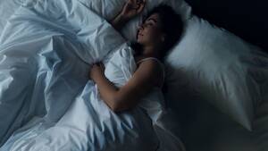 group sleep sex - People who sleep 5 hours or less a night face higher risk of multiple  health problems as they age, study finds | CNN