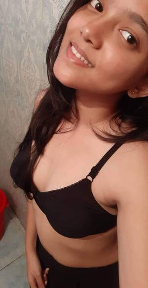 college girl group nude selfie - Sexy Pune College Girl Sanjida Nude Selfies | Desixnxx2.Net