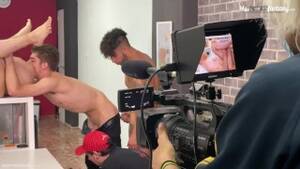 Behind The Scenes Gay Porn - Sexo En La Oficina PelÃ­cula Porno - DetrÃ¡s De CÃ¡maras a Pelo Escupe EspaÃ±ol  a Pelo Gay Oficina - Pornhub.com