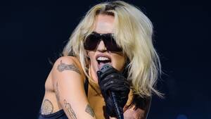 Anime Miley Cyrus Porn - Miley Cyrus' Naked Shower Video Announces Dates for 'Flowers' Single