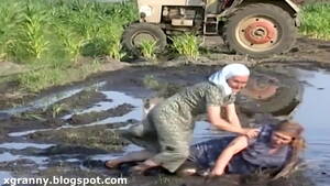 granny russian muf - wrestle in the mud - XVIDEOS.COM