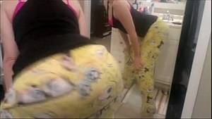 Big Ass Spongebob - white girl shakes ass in spongebob pants - MYSL.