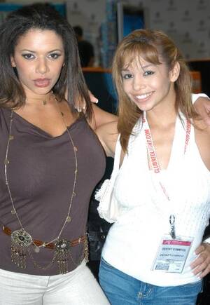Cali Summers Porn - File:Alexis Silver and Destiny Summers at Erotica LA 2006 1.JPG - Wikipedia