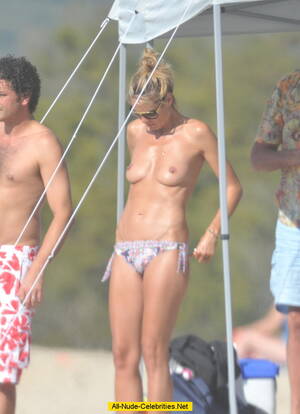 brazilian topless beach paparazzi photos - Heidi Klum topless on the beach paparazzi shots