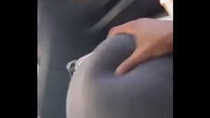 ebony face fuck in car - Ebony milf gets throat fucked in car - XVIDEOS.COM