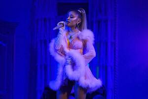 Ariana Grande Pov Porn - Unreleased '90s-Inspired Ariana Grande Song Is Going Viral