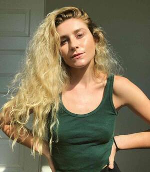 Mary Kate And Ashley Olsen Lesbian Porn - The Olsen Family: All About Mary-Kate, Ashley and Elizabeth Olsen's Siblings