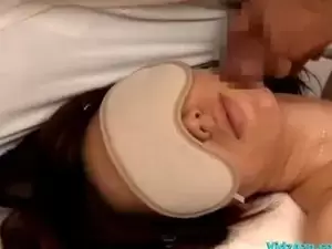 massage handjobs blind fold - Blindfolded Busty Girl Oil On Body Getting Her Face Rubbed With Cock Giving  Handjob Sucking Old Masseur Cock On The Blanket - Sunporno