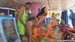 Carnival Ride Porn - Franceska Got Fucked In A Carnival Ride : XXXBunker.com Porn Tube