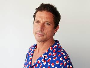 Huge Dick Porn Stars - I was running naked with a fake penis': how Simon Rex found redemption  playing a washed-up porn star | Movies | The Guardian