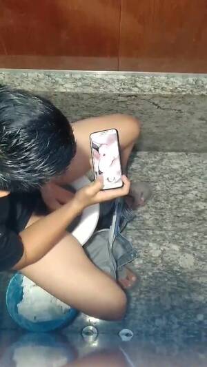 Girl Watching Porn Selfie - Watching porn in public toilet pt.3 - ThisVid.com