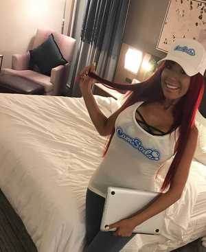 farrah porn live cam - Farrah Abraham Made Quite the Splash With Her Adult Website Debut |  CafeMom.com