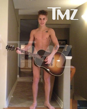 fat justin bieber nude ass - PHOTO: Justin Bieber gets naked for grandma on Canadian Thanksgiving