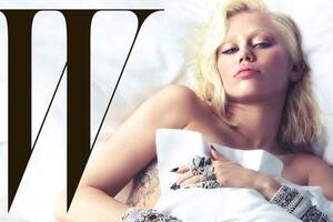 Miley Cyrus Getting Fucked - Miley Cyrus Profiled by Ronan Farrow, Flaunts Bleached Eyebrows for W |  Vanity Fair