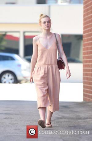 Elle Fanning Porn Galleries - Elle Fanning | News, Photos and Videos | Contactmusic.com