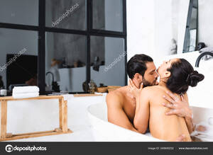 Boy And Girl Kissing Porn Bathtub - Handsome Man Kissing Hugging Naked Girlfriend Bathtub Stock Photo by  Â©HayDmitriy 345640232