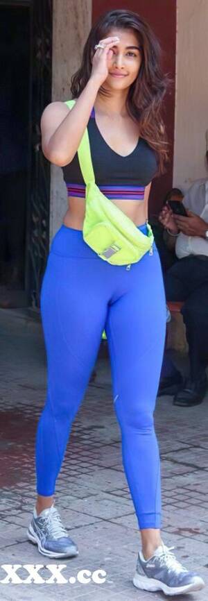 Indian Camel Toe Porn - Indian girl shows her camel toe in yoga pants from porn indian camel Post -  RedXXX.cc