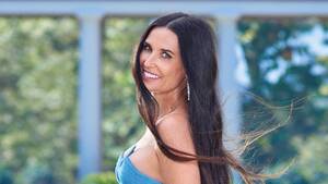 Demi Moore Porn Captions - Demi Moore Poses Nude for 'Harper's Bazaar' and Talks Past Drug Abuse |  kvue.com