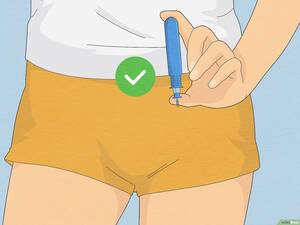 Jumbo Tampon Porn - How to Insert a Tampon for the First Time: A Step-by-Step Guide