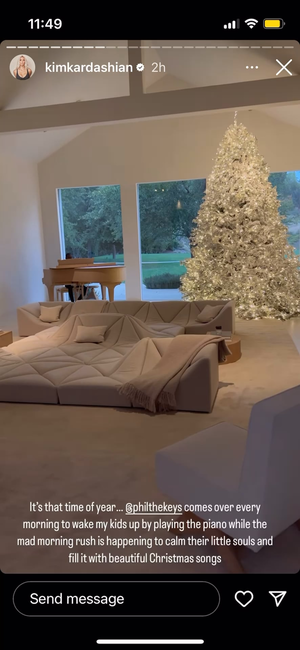 Chipmunks Sleepover Porn - Kim posts that a pianist comes daily in December to play for the kids. The  KarJenners really live entirely different lives than the majority of us :  r/KUWTK