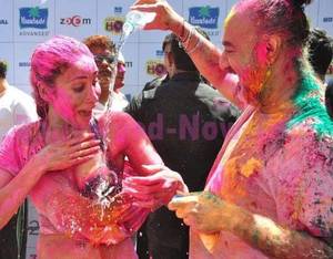 holi hot nude cartoons - Holi Hot Images 2016